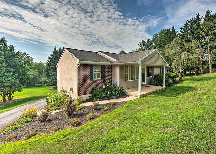 Family-Friendly Coatesville House W/ Fire Pit